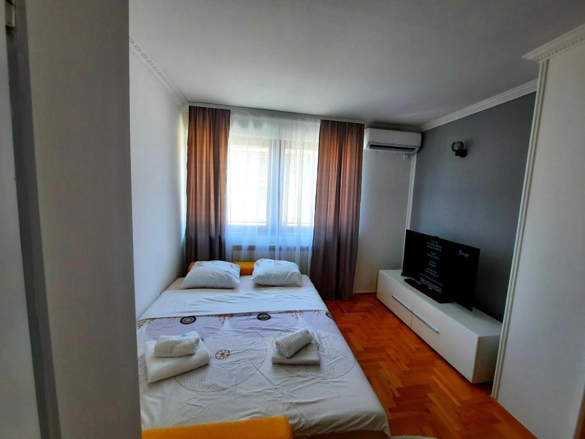 Apartment Denza City Center Сараєво Екстер'єр фото