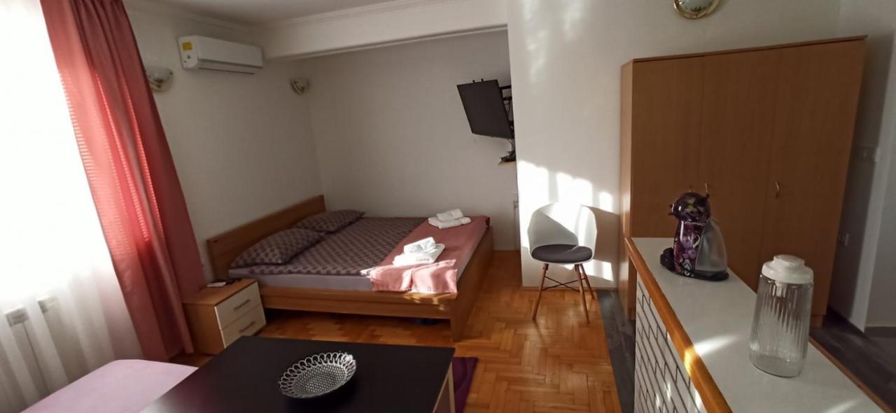 Apartment Denza City Center Сараєво Екстер'єр фото